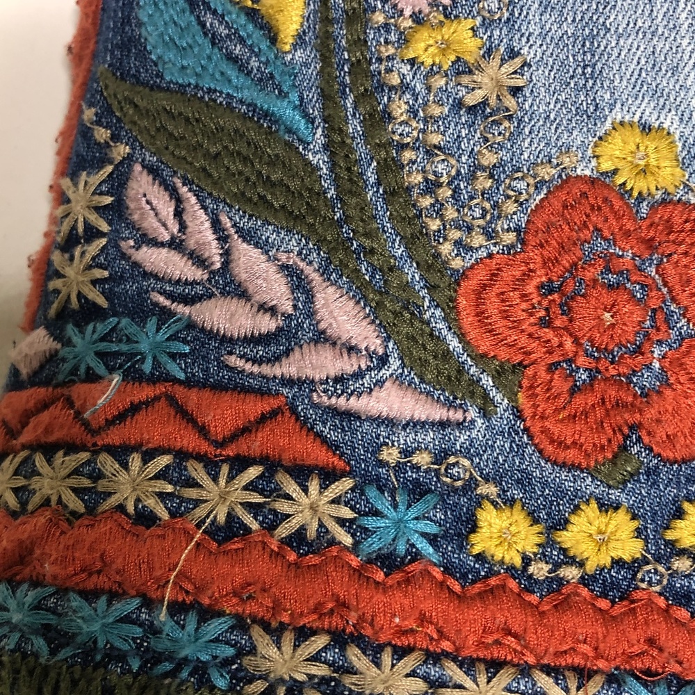 Sneak Peek Blue Denim Embroidered Bohemian Skirt Size Small - Picture 11 of 14